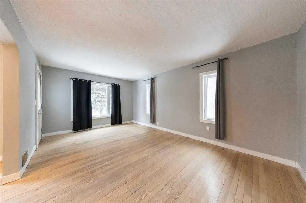 5223 50 Street Lloydminster AB T9V 0M4