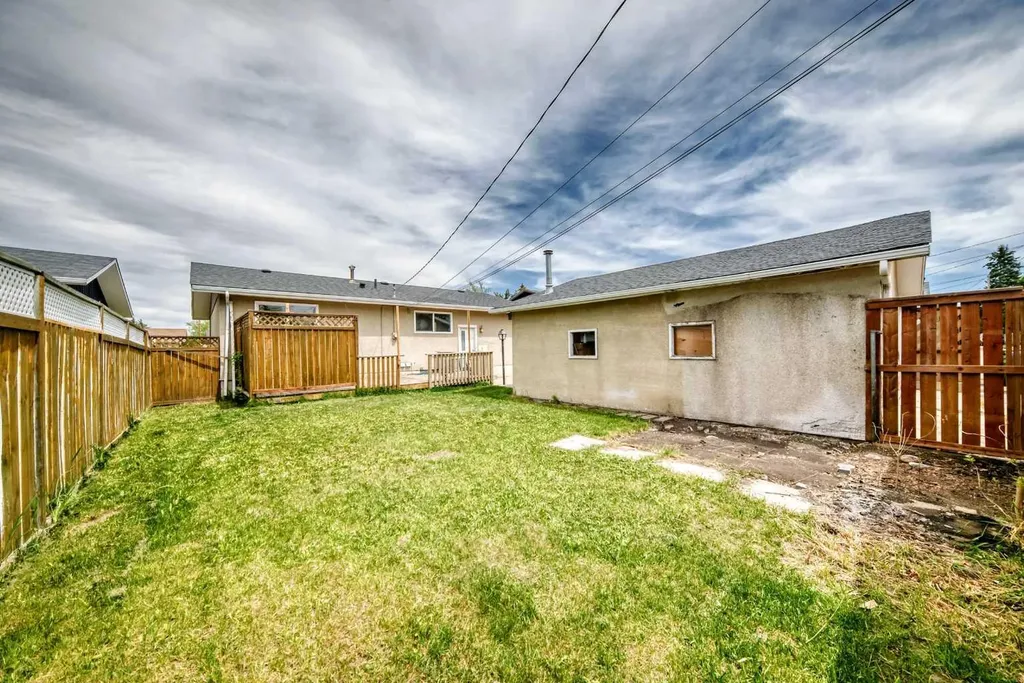 4607 Marwood Way NE Calgary AB T2A2S6