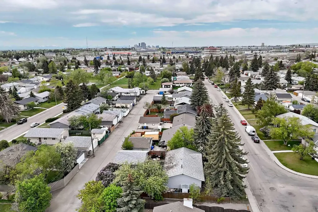 4607 Marwood Way NE Calgary AB T2A2S6