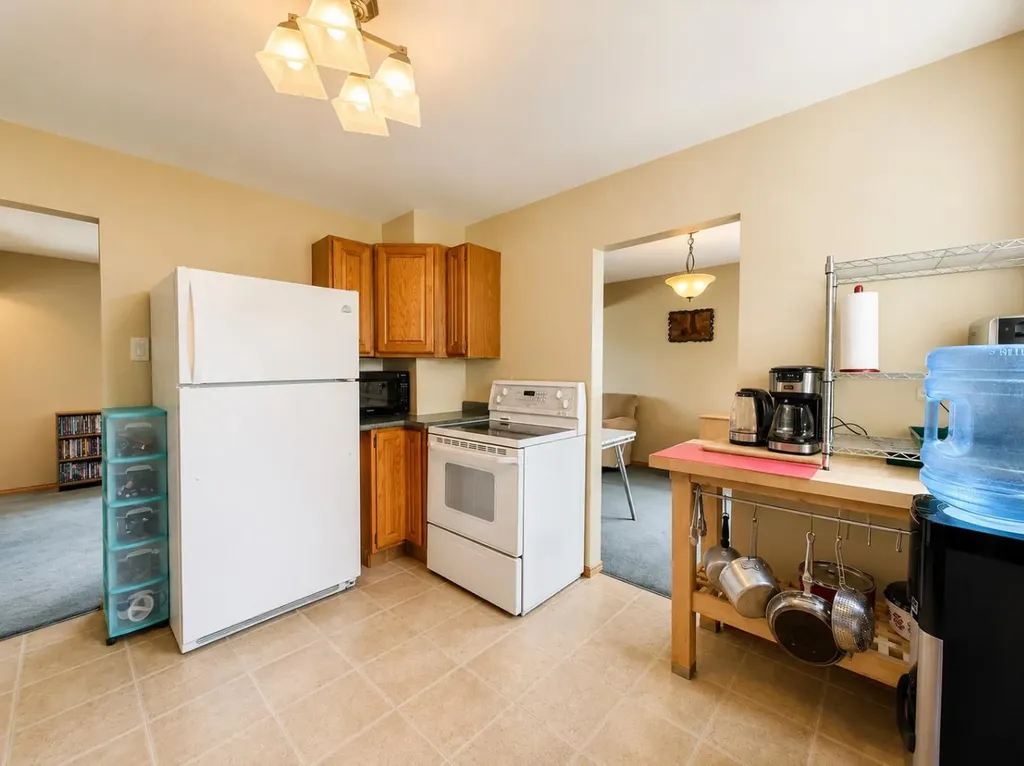 614 6 Avenue Wainwright AB T9W 1B2