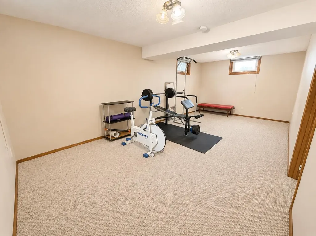 614 6 Avenue Wainwright AB T9W 1B2