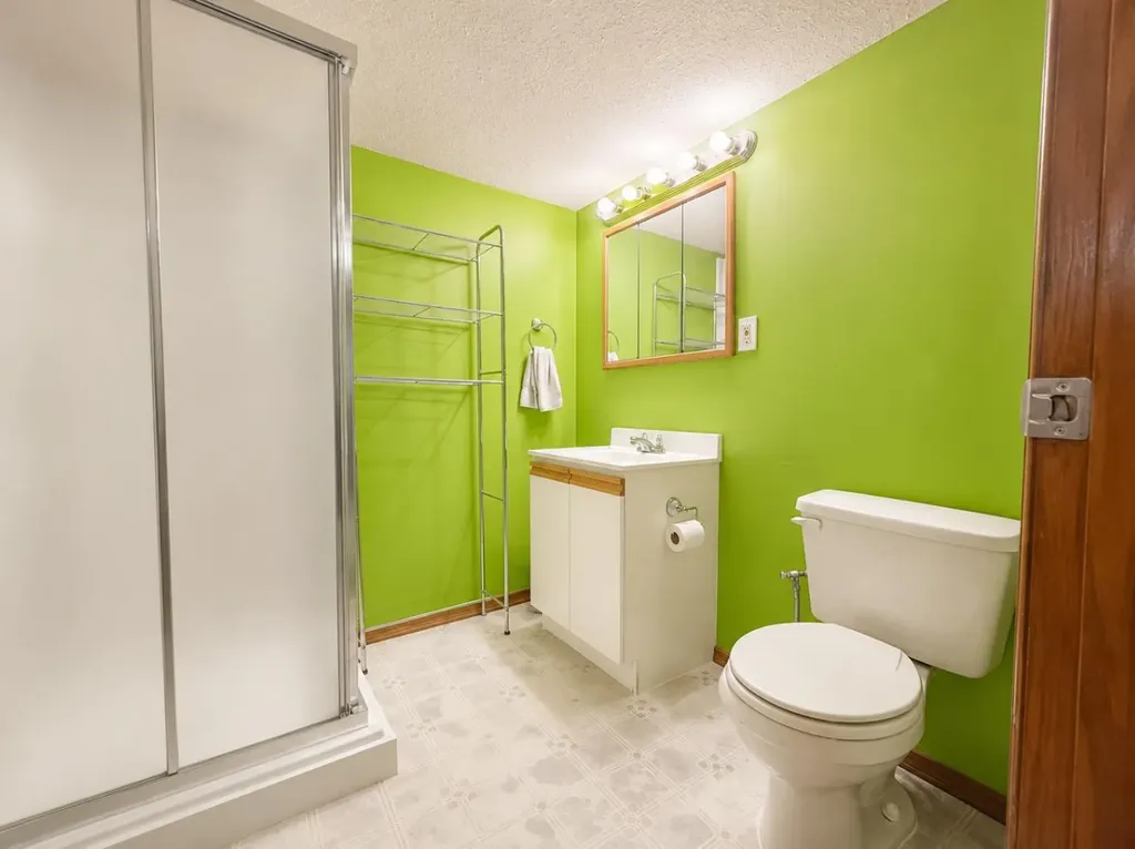 614 6 Avenue Wainwright AB T9W 1B2