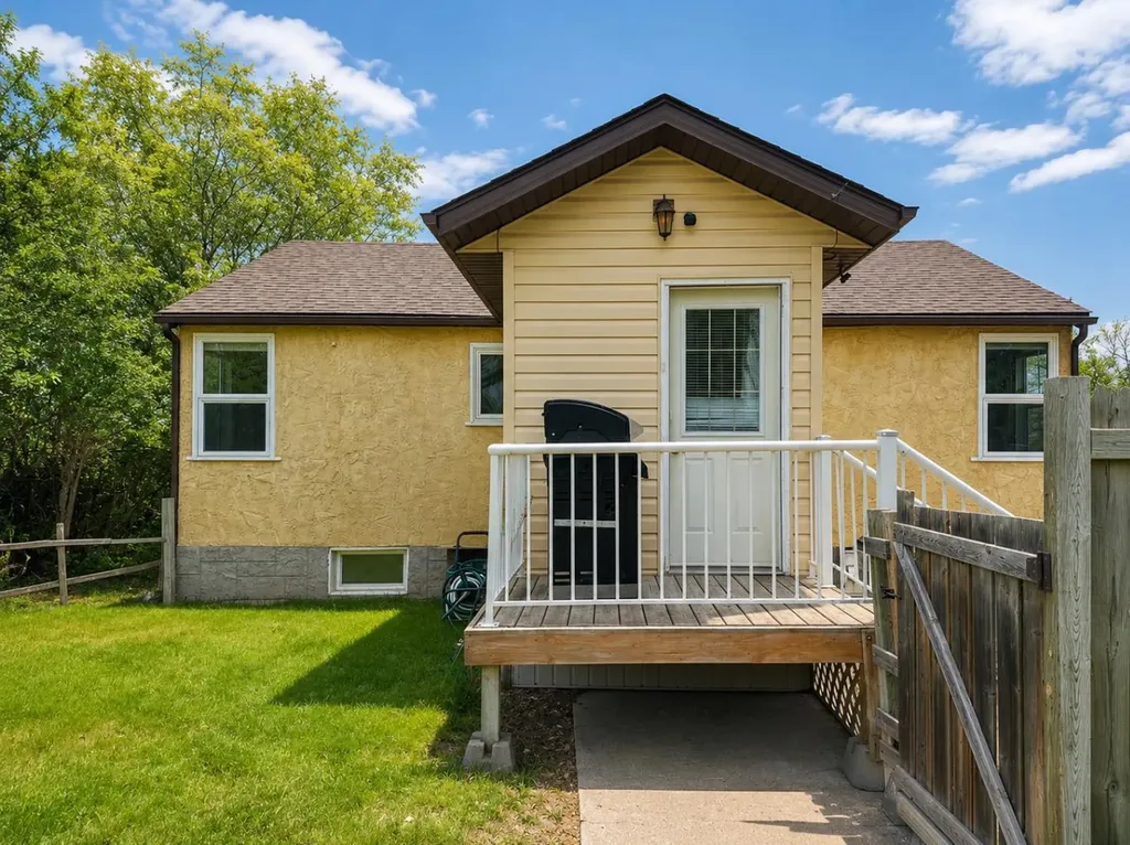 614 6 Avenue Wainwright AB T9W 1B2