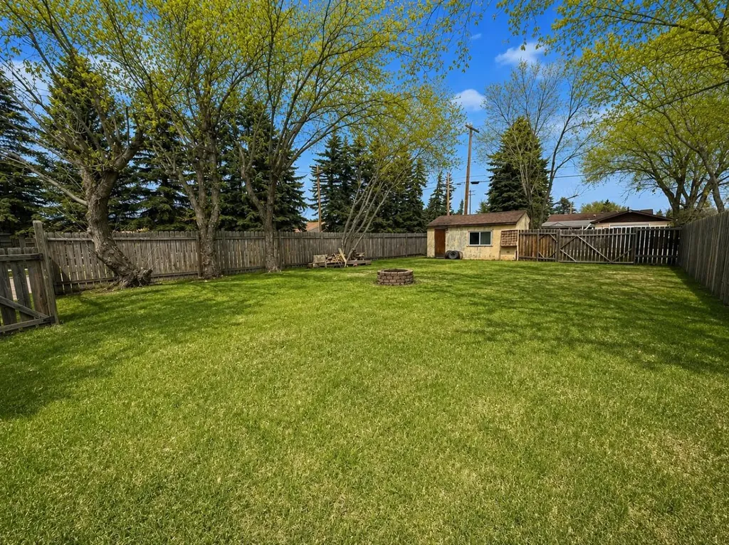 614 6 Avenue Wainwright AB T9W 1B2