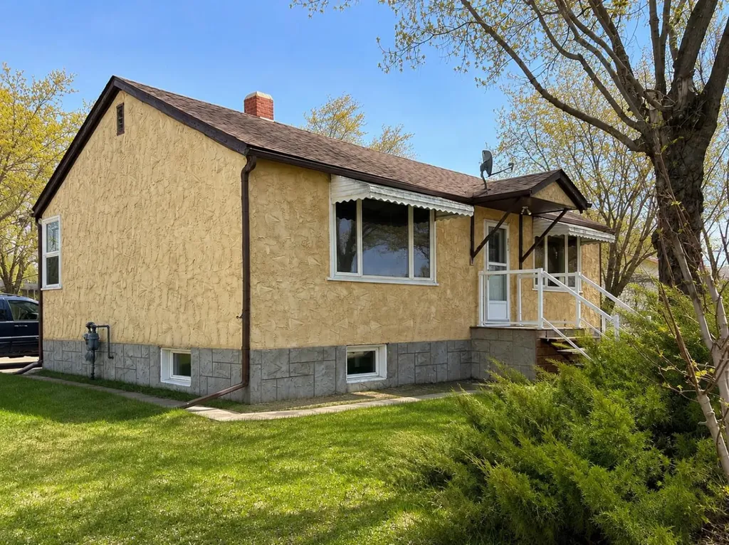 614 6 Avenue Wainwright AB T9W 1B2