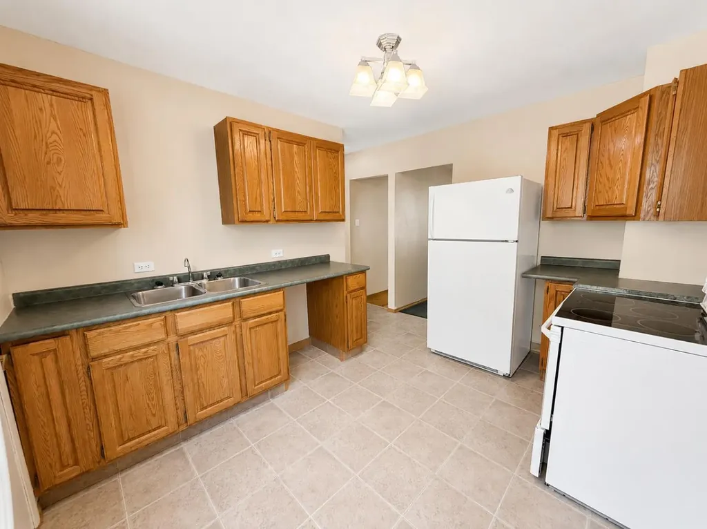 614 6 Avenue Wainwright AB T9W 1B2
