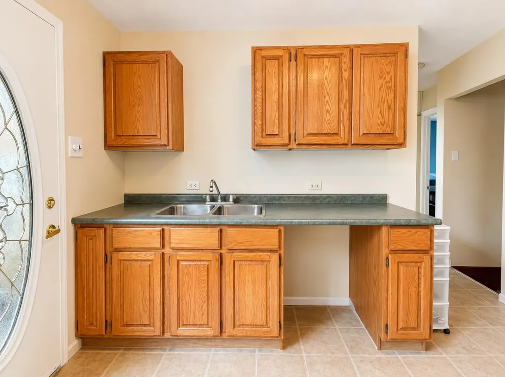 614 6 Avenue Wainwright AB T9W 1B2