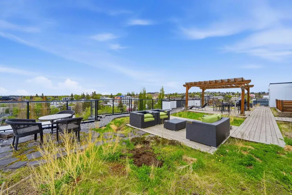 1521 26 Avenue SW Calgary AB T2T 1C4