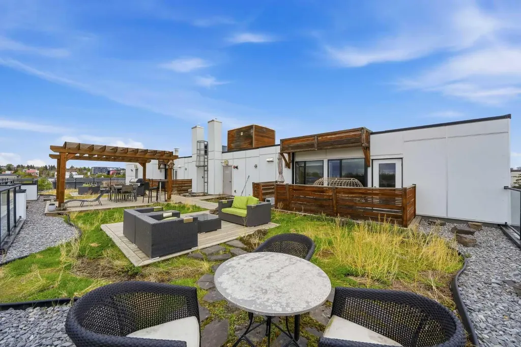 1521 26 Avenue SW Calgary AB T2T 1C4