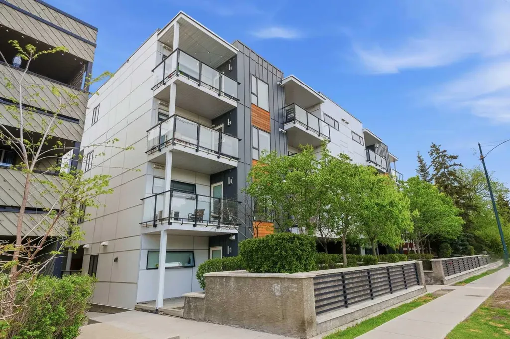 1521 26 Avenue SW Calgary AB T2T 1C4