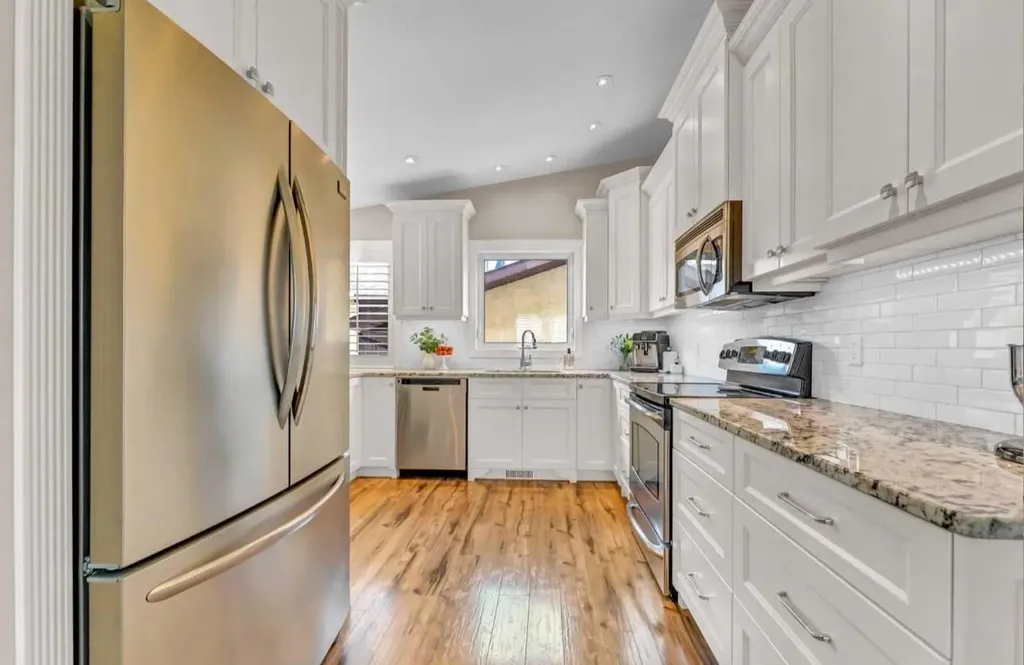 110 Carry Crescent SE Medicine Hat AB T1B 3J8