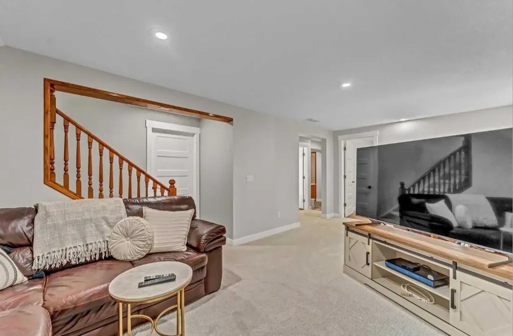110 Carry Crescent SE Medicine Hat AB T1B 3J8