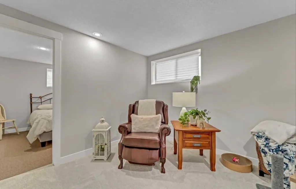 110 Carry Crescent SE Medicine Hat AB T1B 3J8