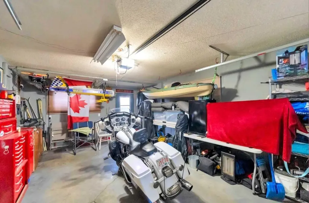 110 Carry Crescent SE Medicine Hat AB T1B 3J8