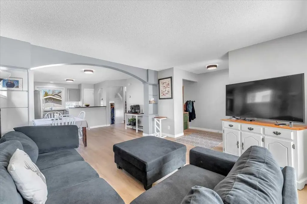 38 Tuscany Valley Heights NW Calgary AB T3L 2E7