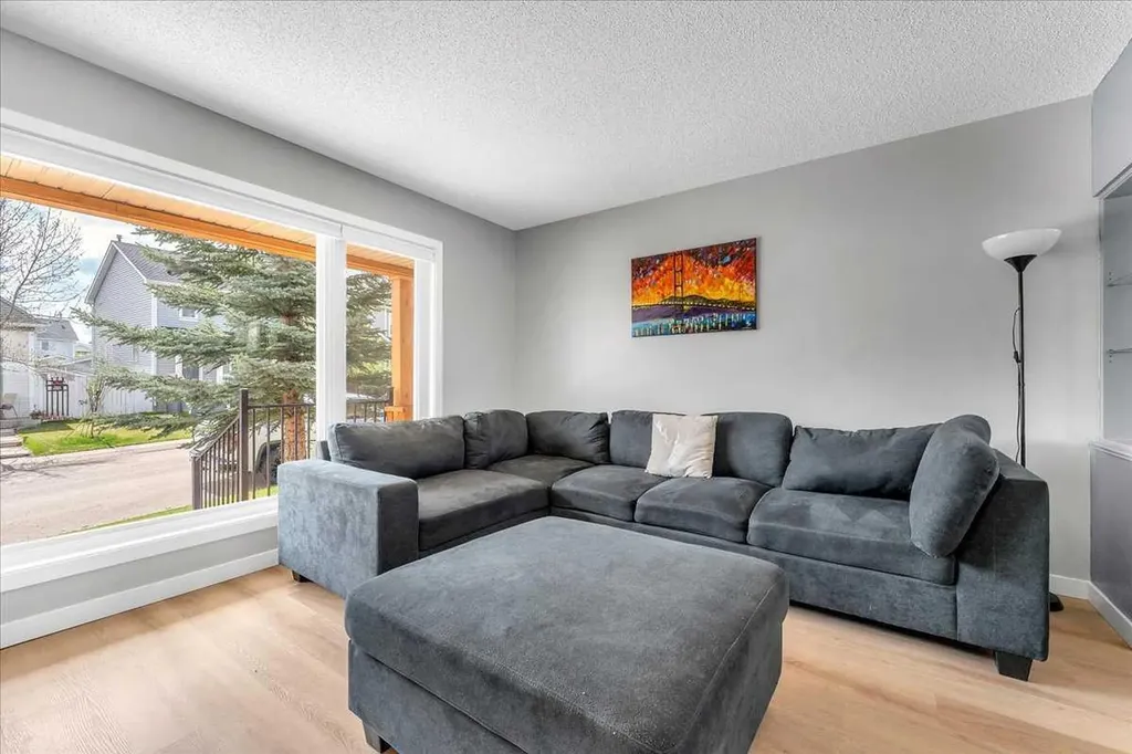 38 Tuscany Valley Heights NW Calgary AB T3L 2E7