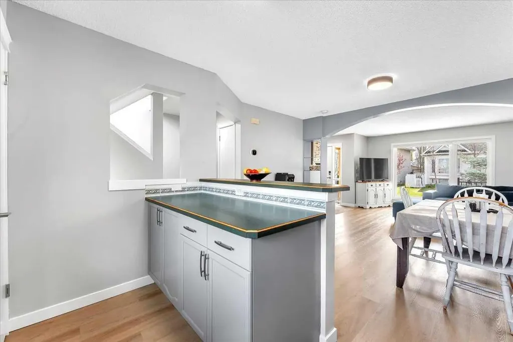 38 Tuscany Valley Heights NW Calgary AB T3L 2E7