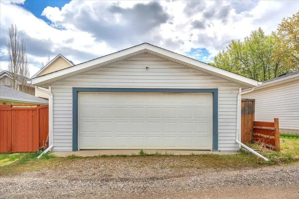 38 Tuscany Valley Heights NW Calgary AB T3L 2E7
