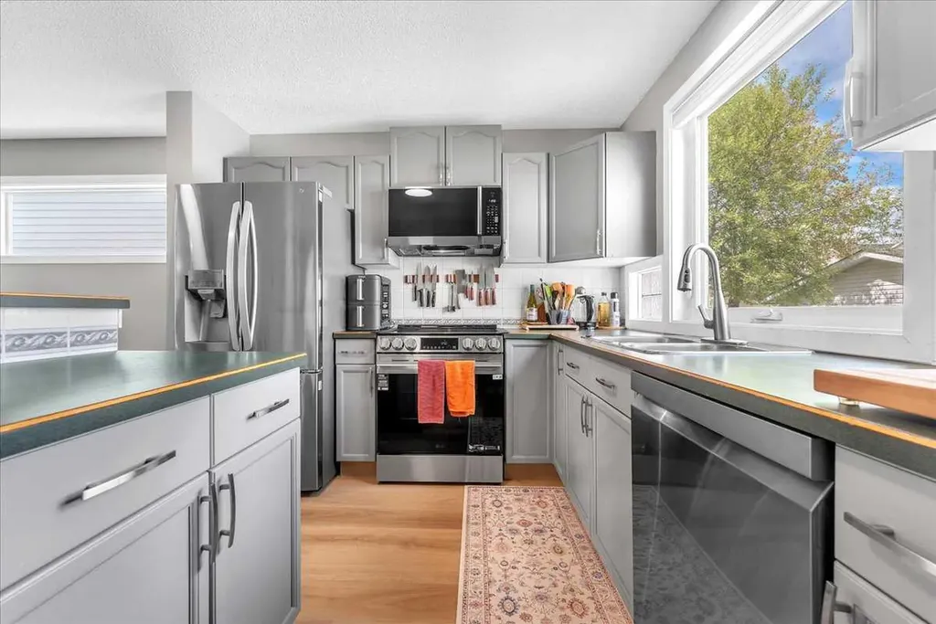 38 Tuscany Valley Heights NW Calgary AB T3L 2E7