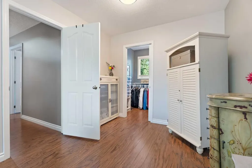 49 Lock Crescent Okotoks AB T1S 1E8