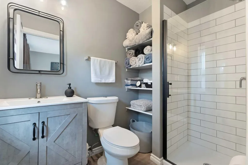 49 Lock Crescent Okotoks AB T1S 1E8