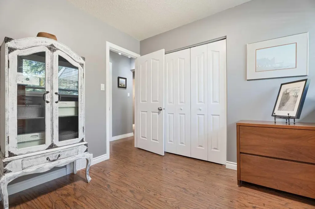 49 Lock Crescent Okotoks AB T1S 1E8