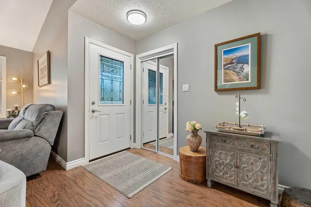 49 Lock Crescent Okotoks AB T1S 1E8