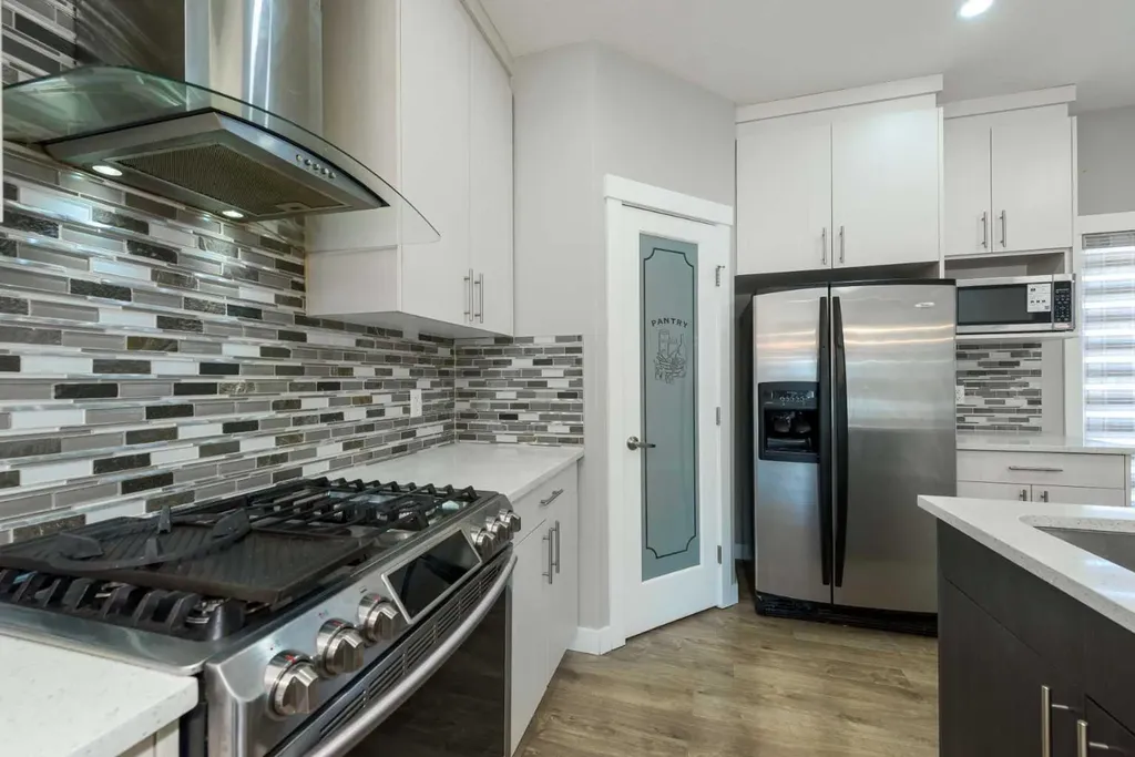 35 Sherview Grove NW Calgary AB T3R 0Y4