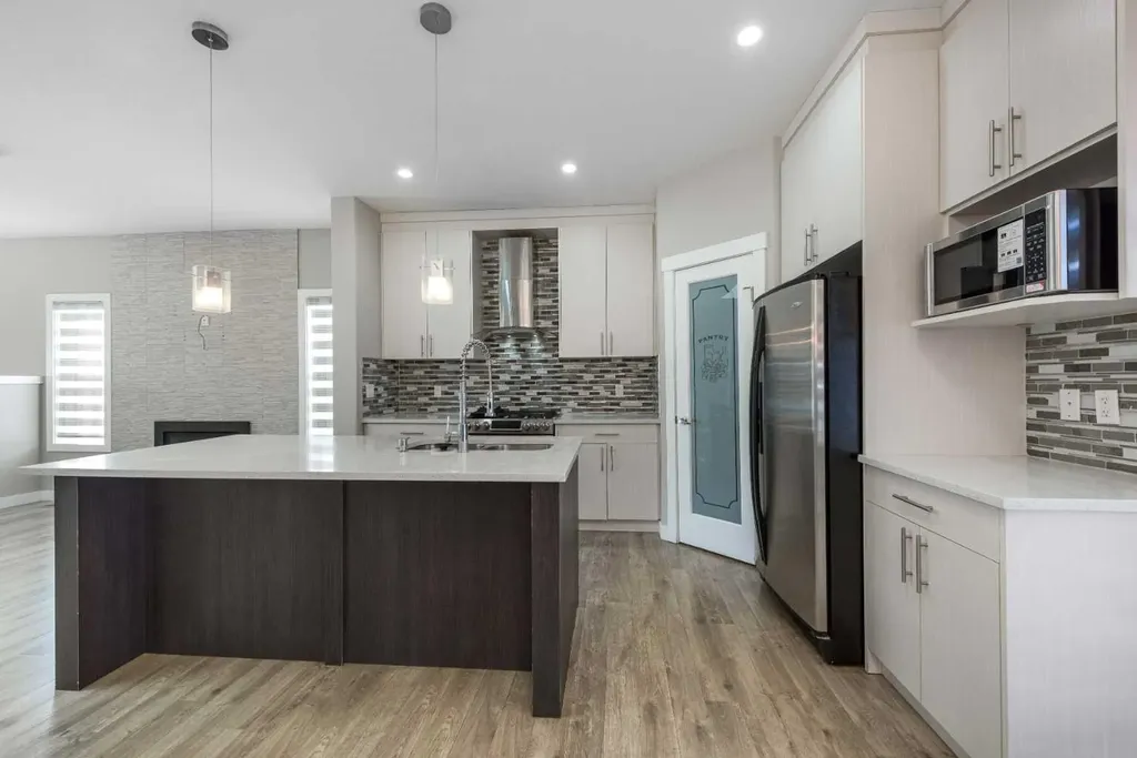 35 Sherview Grove NW Calgary AB T3R 0Y4