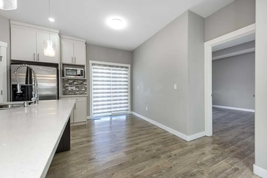 35 Sherview Grove NW Calgary AB T3R 0Y4
