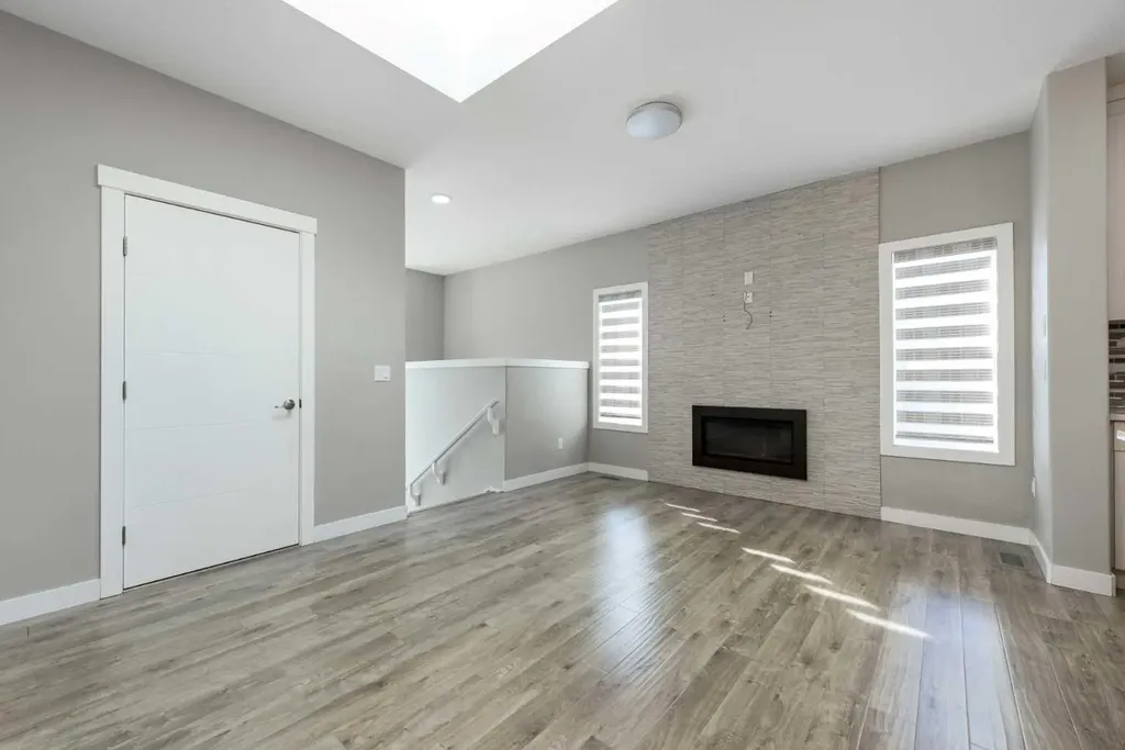 35 Sherview Grove NW Calgary AB T3R 0Y4