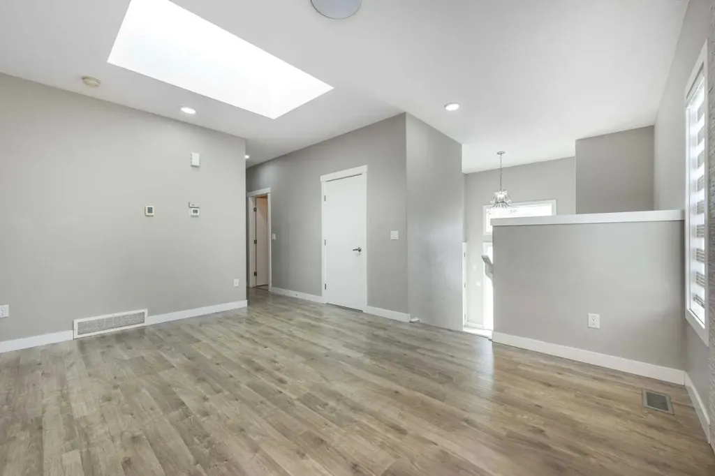 35 Sherview Grove NW Calgary AB T3R 0Y4