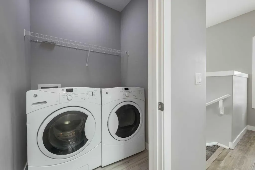 35 Sherview Grove NW Calgary AB T3R 0Y4