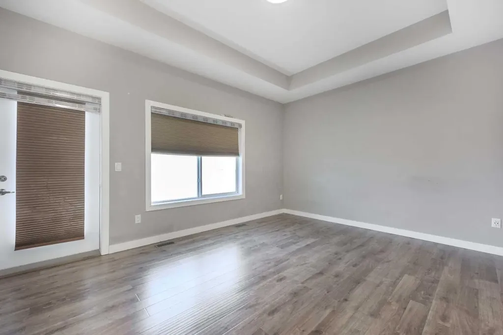 35 Sherview Grove NW Calgary AB T3R 0Y4
