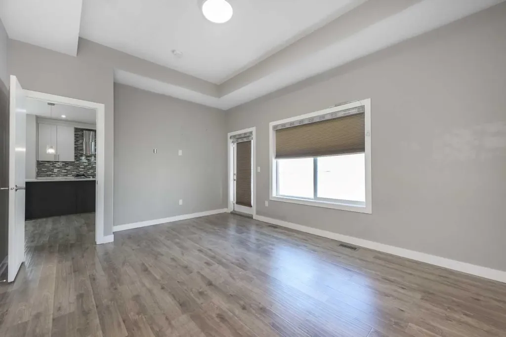 35 Sherview Grove NW Calgary AB T3R 0Y4