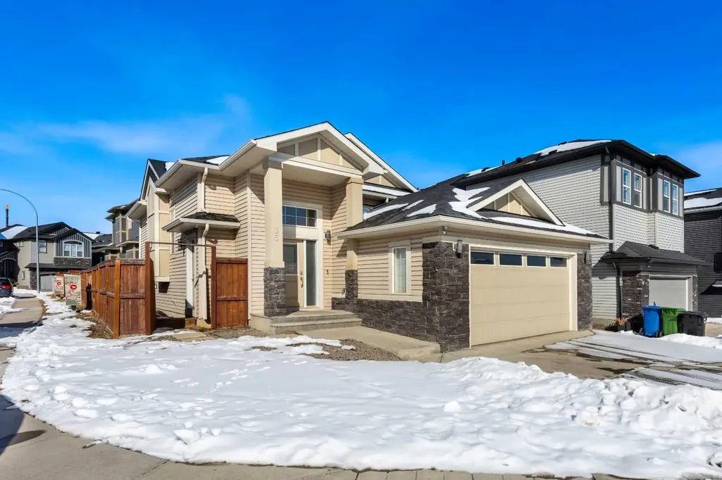 35 Sherview Grove NW Calgary AB T3R 0Y4