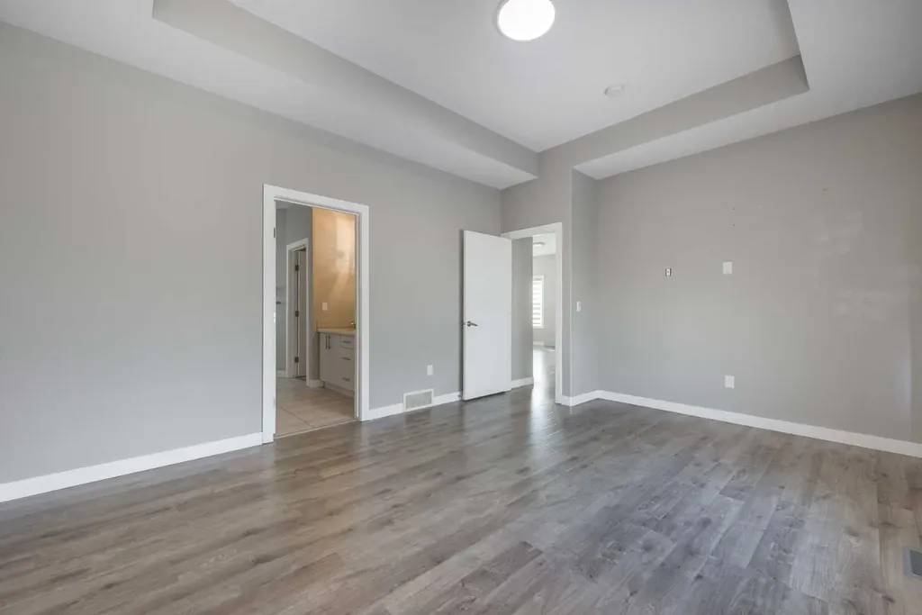 35 Sherview Grove NW Calgary AB T3R 0Y4