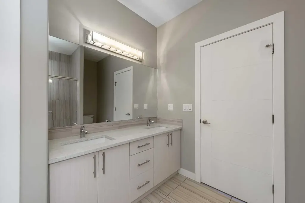 35 Sherview Grove NW Calgary AB T3R 0Y4