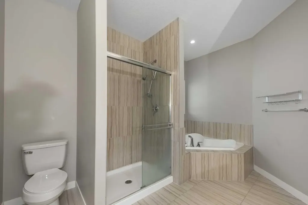 35 Sherview Grove NW Calgary AB T3R 0Y4