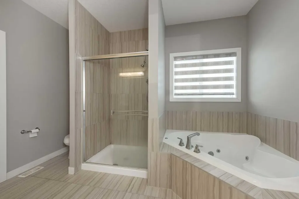 35 Sherview Grove NW Calgary AB T3R 0Y4