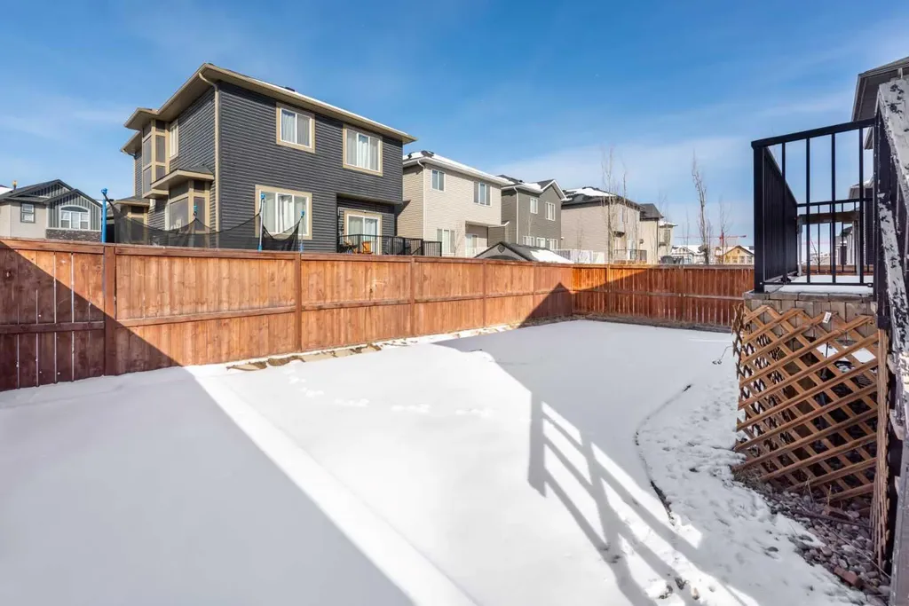 35 Sherview Grove NW Calgary AB T3R 0Y4