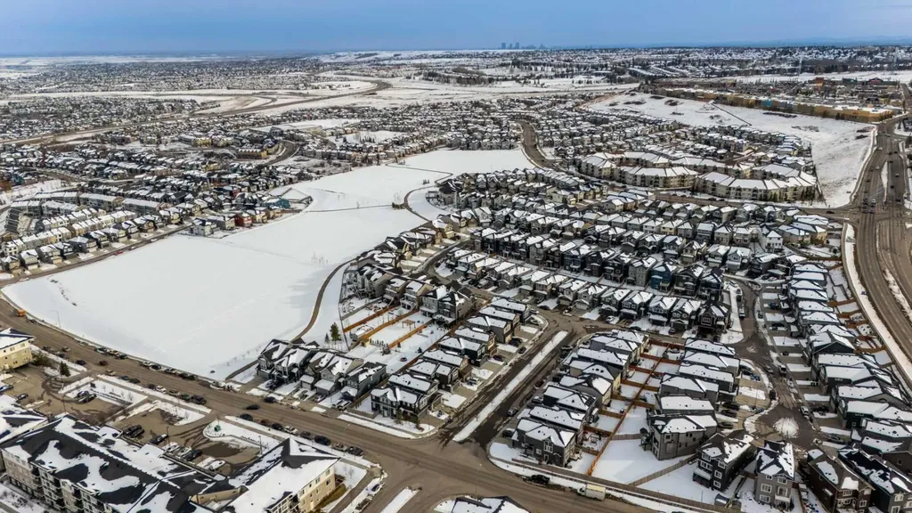 35 Sherview Grove NW Calgary AB T3R 0Y4