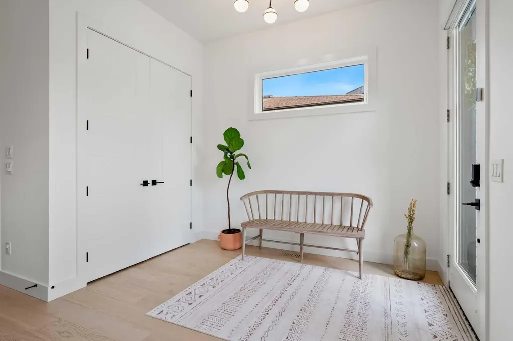 2824 30 Street SW Calgary AB T3E 2M5