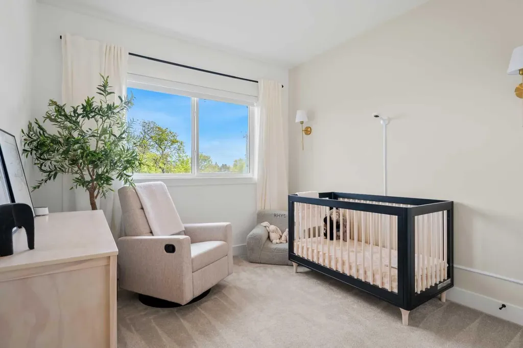 2824 30 Street SW Calgary AB T3E 2M5