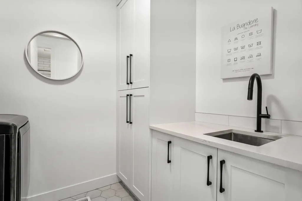 2824 30 Street SW Calgary AB T3E 2M5