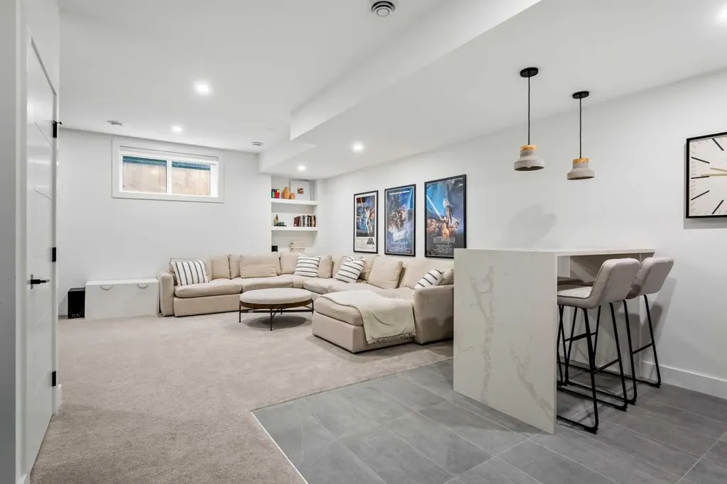 2824 30 Street SW Calgary AB T3E 2M5