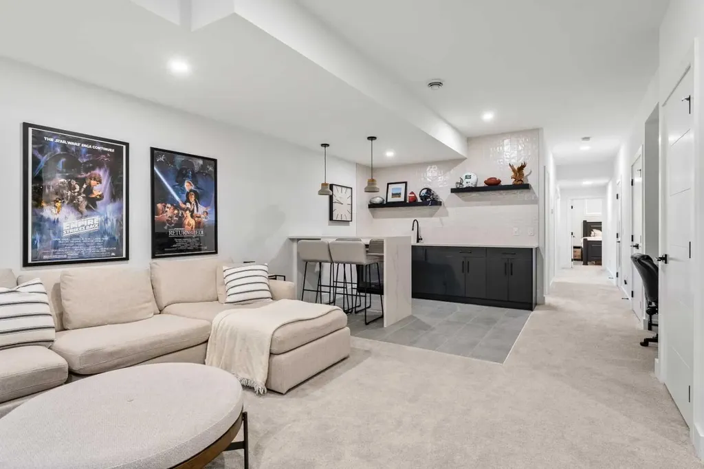 2824 30 Street SW Calgary AB T3E 2M5