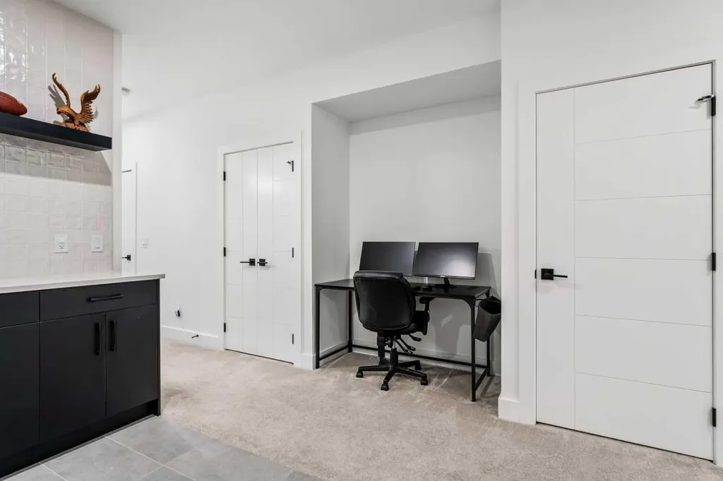 2824 30 Street SW Calgary AB T3E 2M5