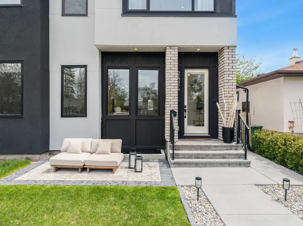 2824 30 Street SW Calgary AB T3E 2M5