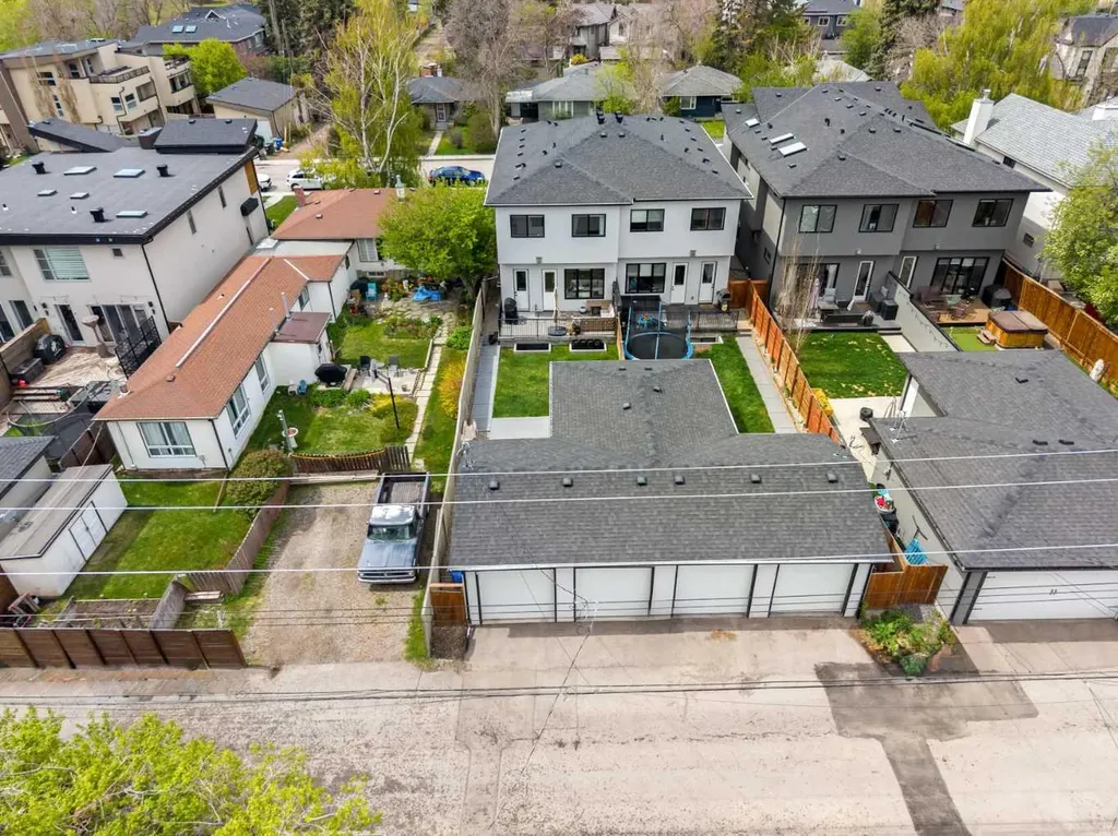 2824 30 Street SW Calgary AB T3E 2M5